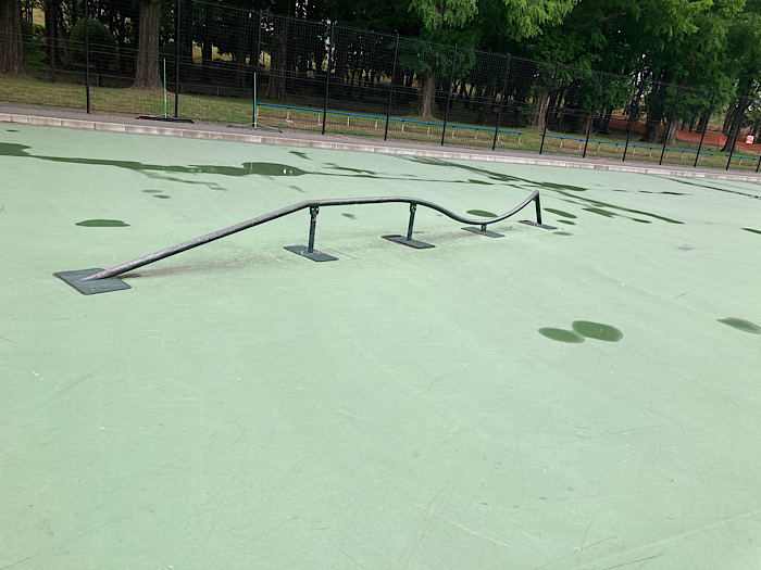 庄内緑地公園　スケートパーク　レール１