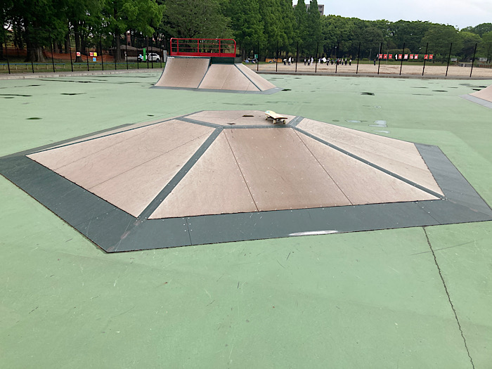 庄内緑地公園　スケートパーク　ピラミッド