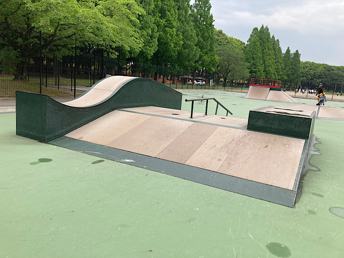 庄内緑地公園　スケートパーク　バンク